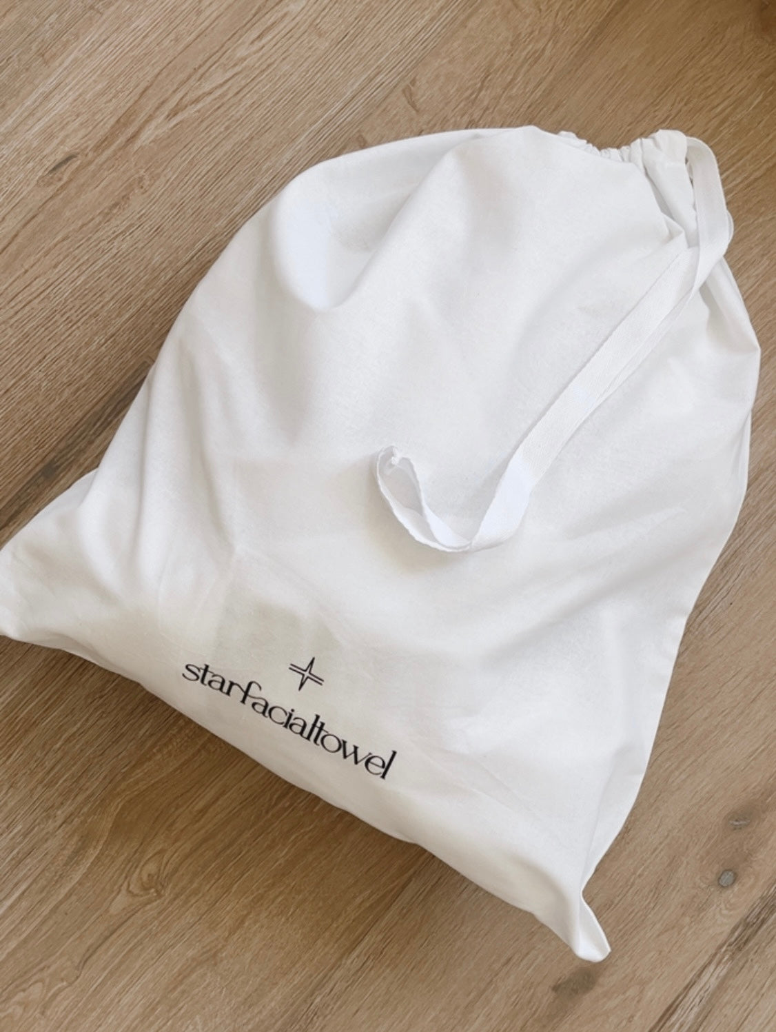 Starfacialtowel Box (10 stuks) NU MET GRATIS CARE BAG